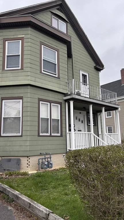 14 Cleveland Ave, Brockton
