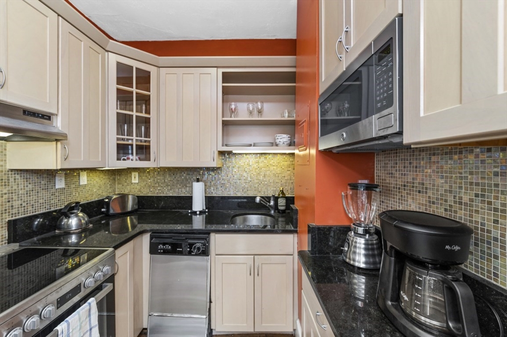 246 Beacon St, Back Bay