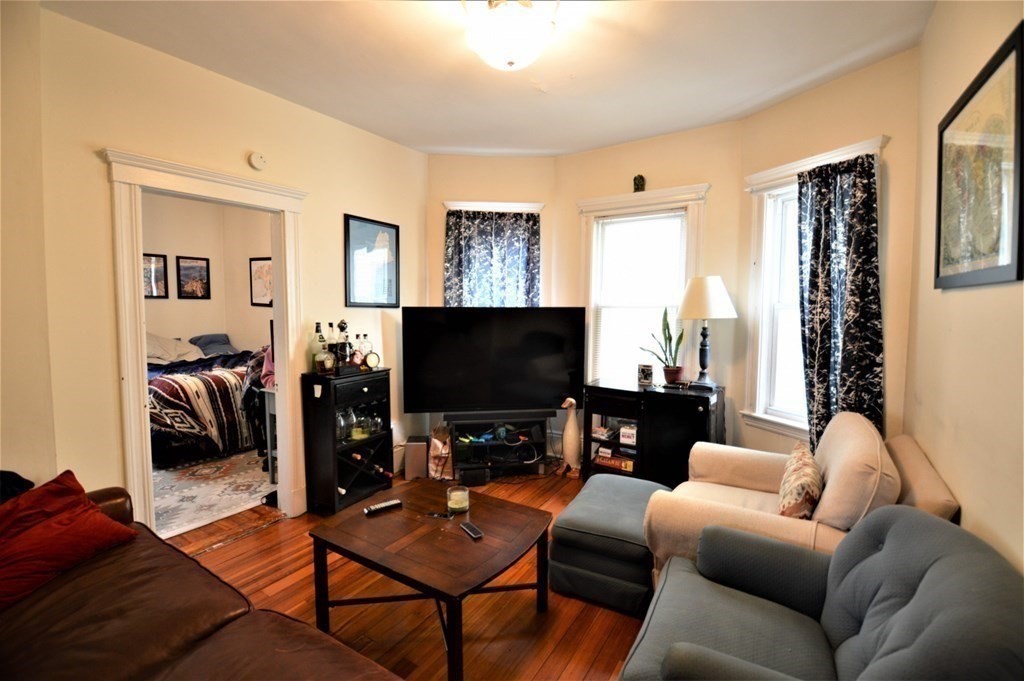 67 Washburn Ave, North Cambridge