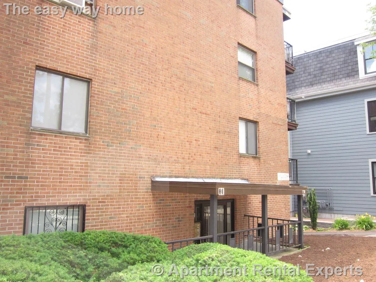 80 Highland Ave, Prospect Hill