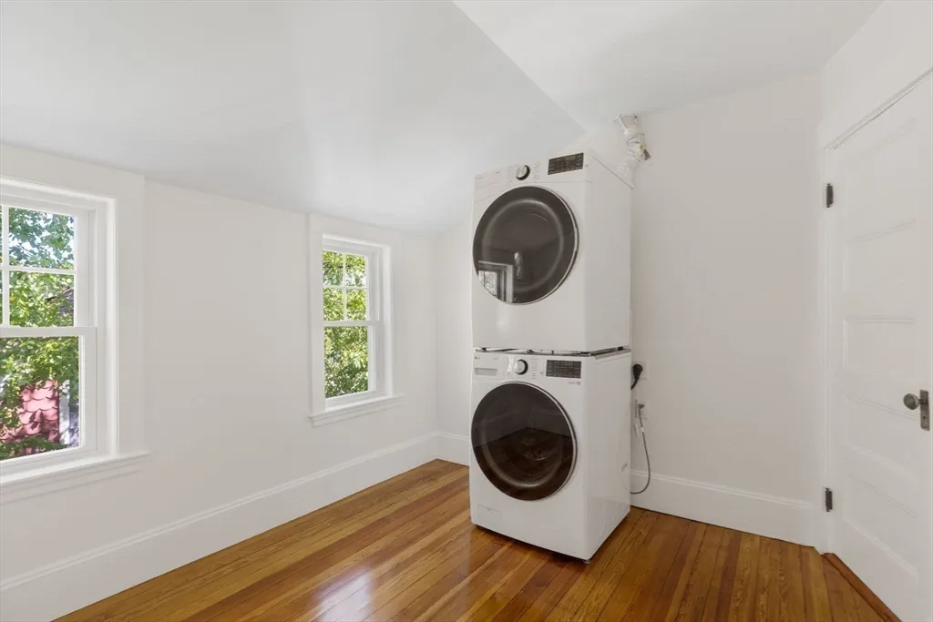 105 Fayerweather St, West Cambridge