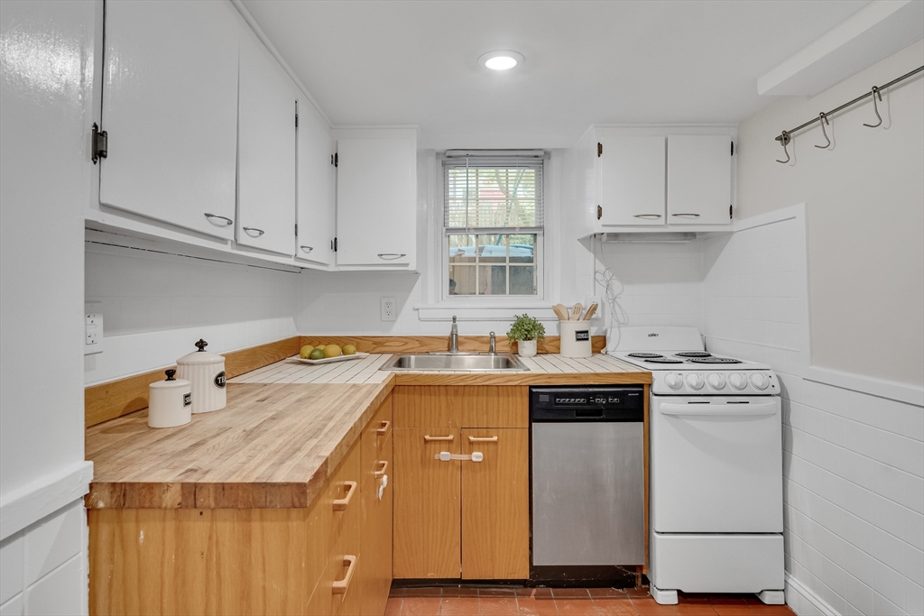12 Shepard St, Harvard Square