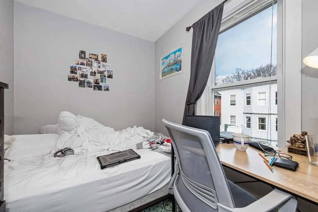 44 Hillside St, Mission Hill