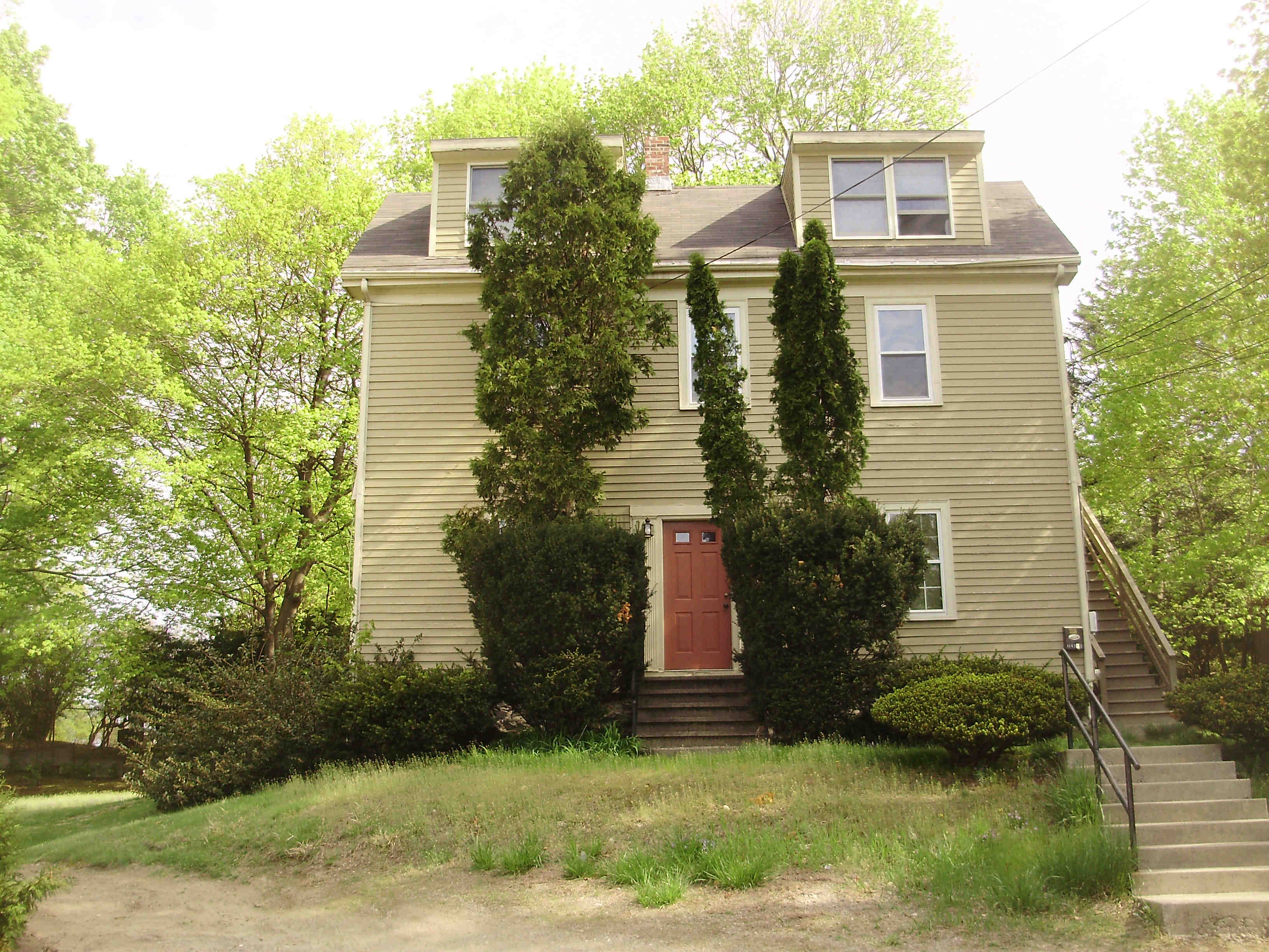 1143 Beacon St, Newton Centre