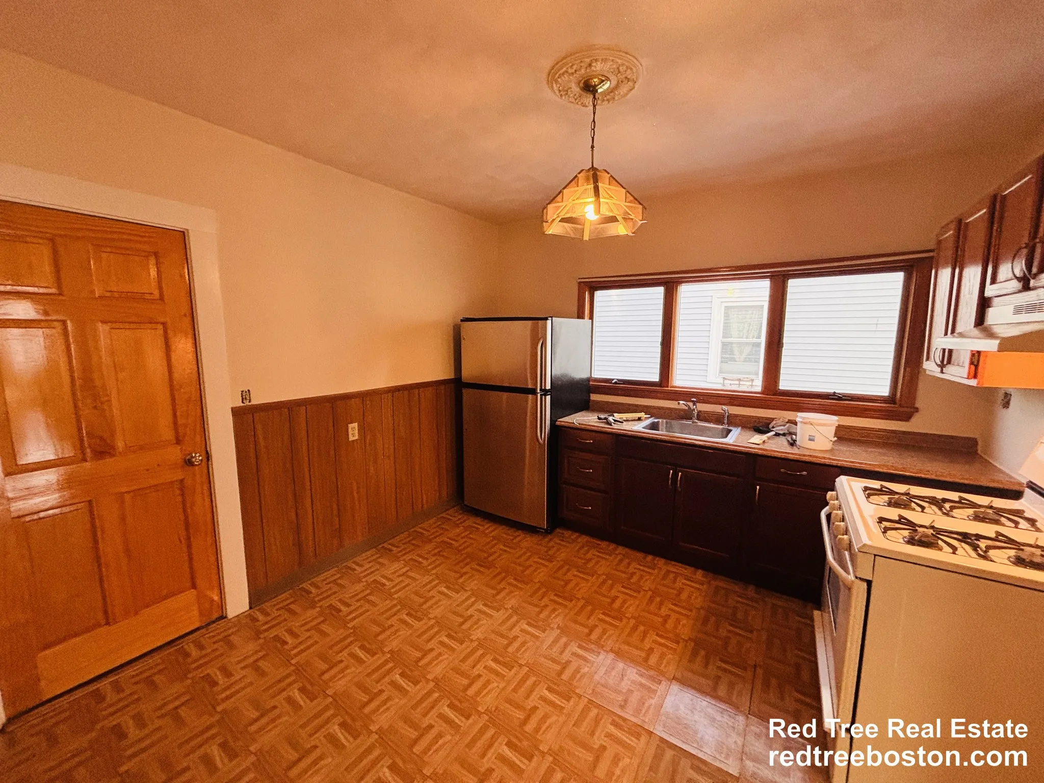 39 Montfern Ave, Brighton