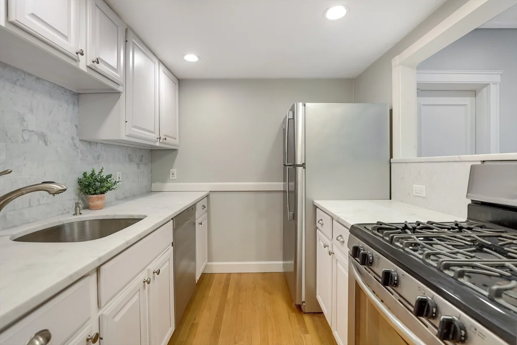 381 Marlborough St, Back Bay