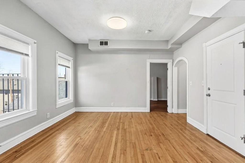 1690 N Main St, Fall River