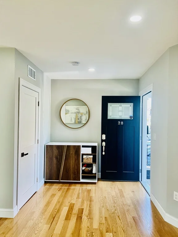 28 Metcalf, Medford