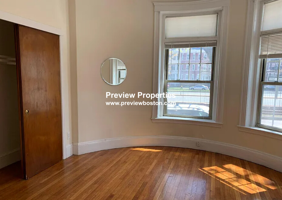 1315 Commonwealth Ave, Allston