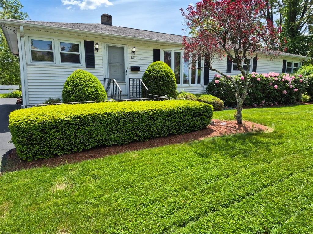 585 Burncoat St, Worcester