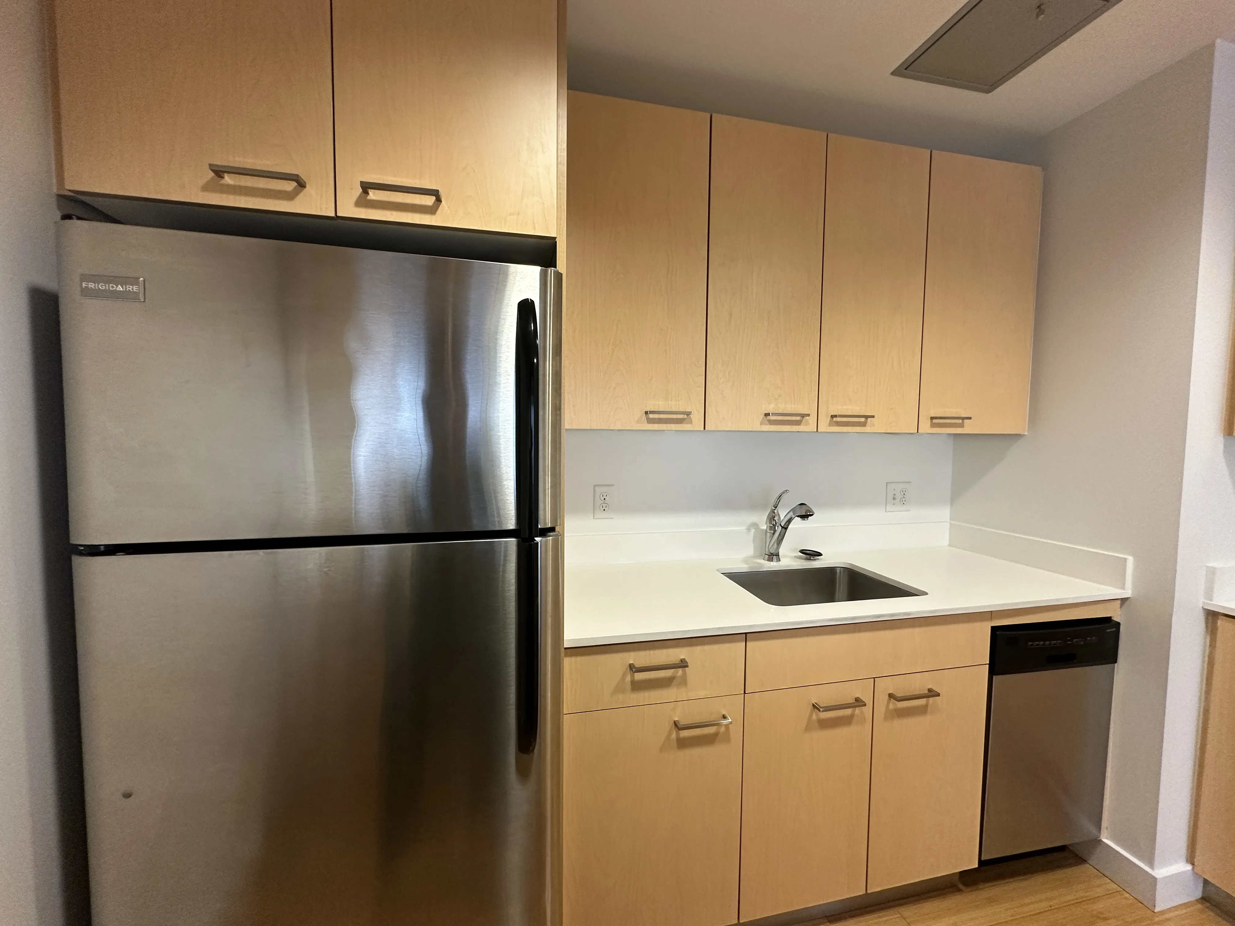 1085 Boylston St, Fenway