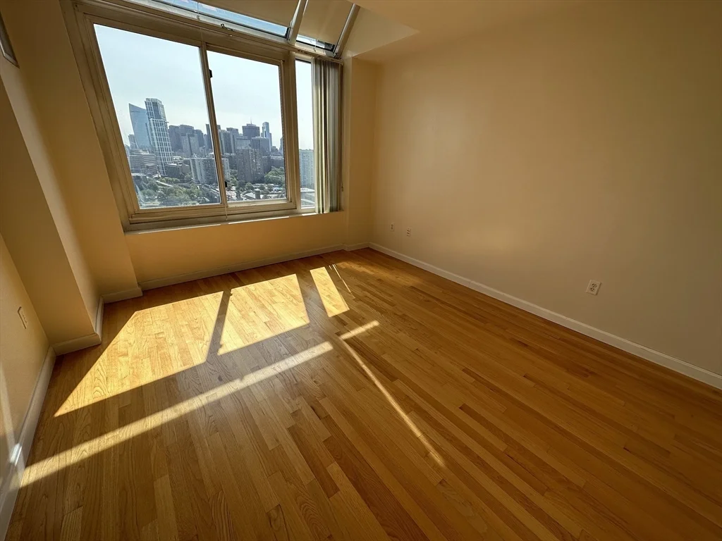 8 Museum Way, East Cambridge