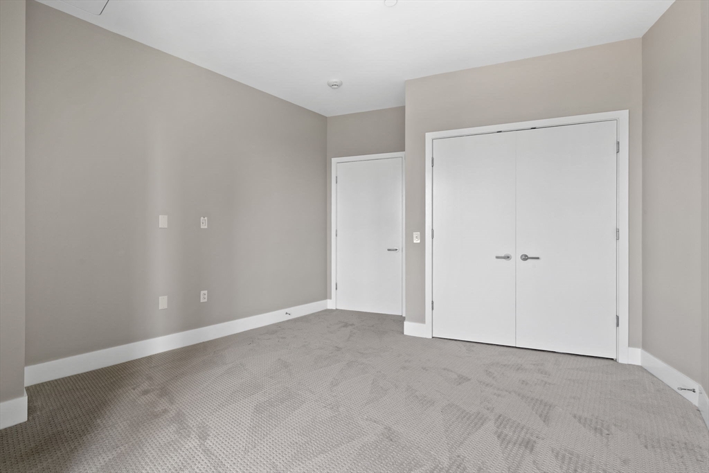 360 Newbury St, Back Bay