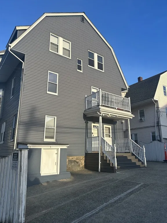 160 Washington St, Brighton