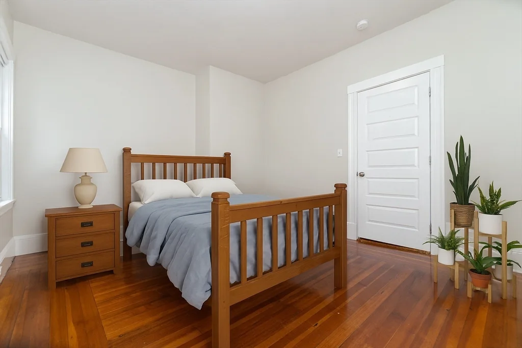 24 Aberdeen Rd, Framingham