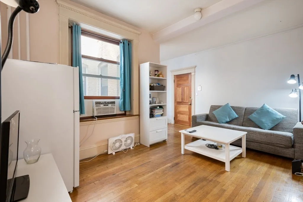 8 Garrison St, Back Bay