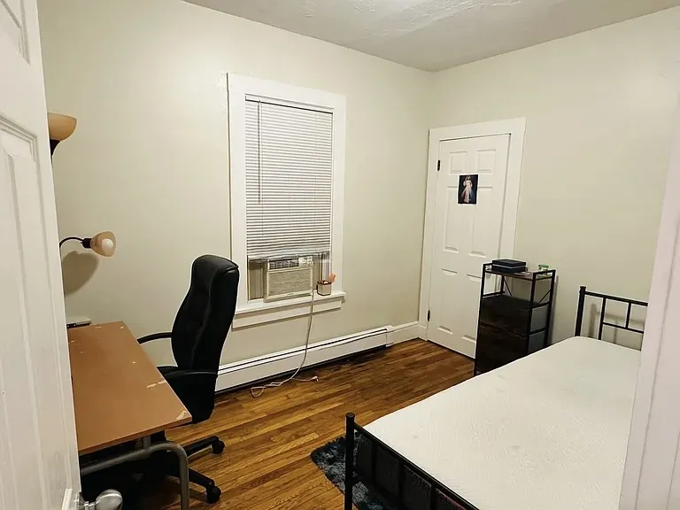 366 Crescent St, South Side