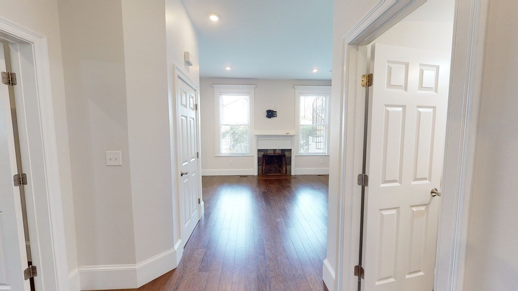 37 Walnut Pl, Newtonville