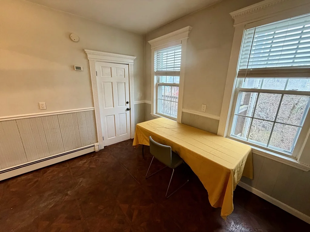 324 Chelsea St, East Boston