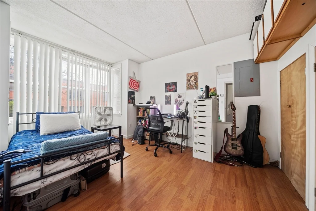 89 Lawn St, Mission Hill