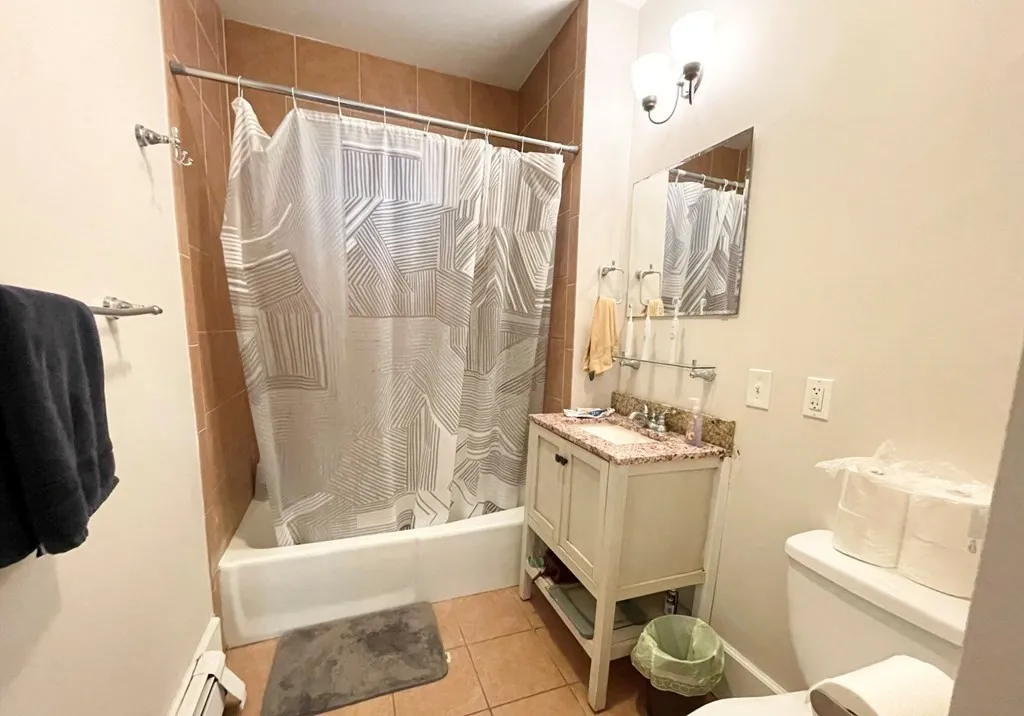 52 Delle Ave, Mission Hill