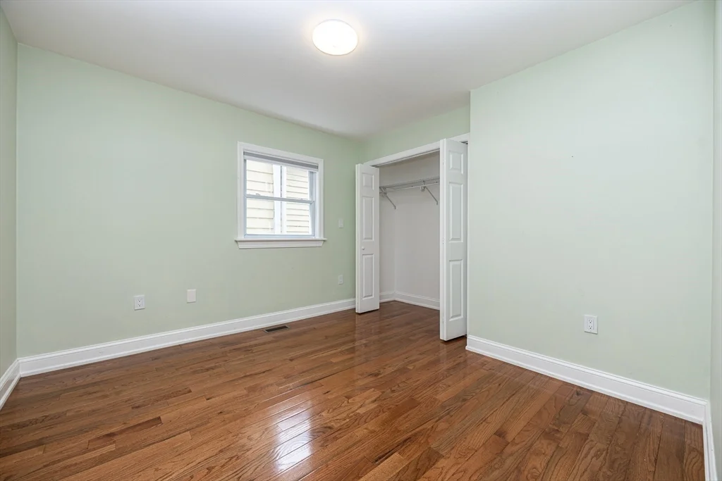 1495 Hyde Park Ave, Hyde Park