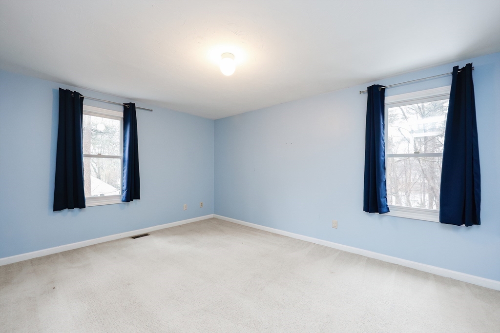 291 Central St, Framingham