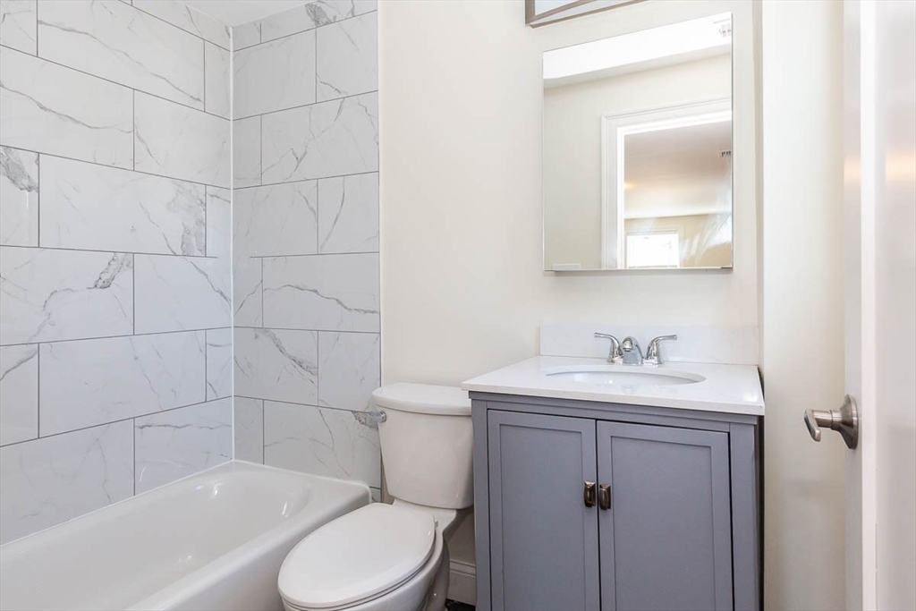 77 Rock Glen Rd, Medford