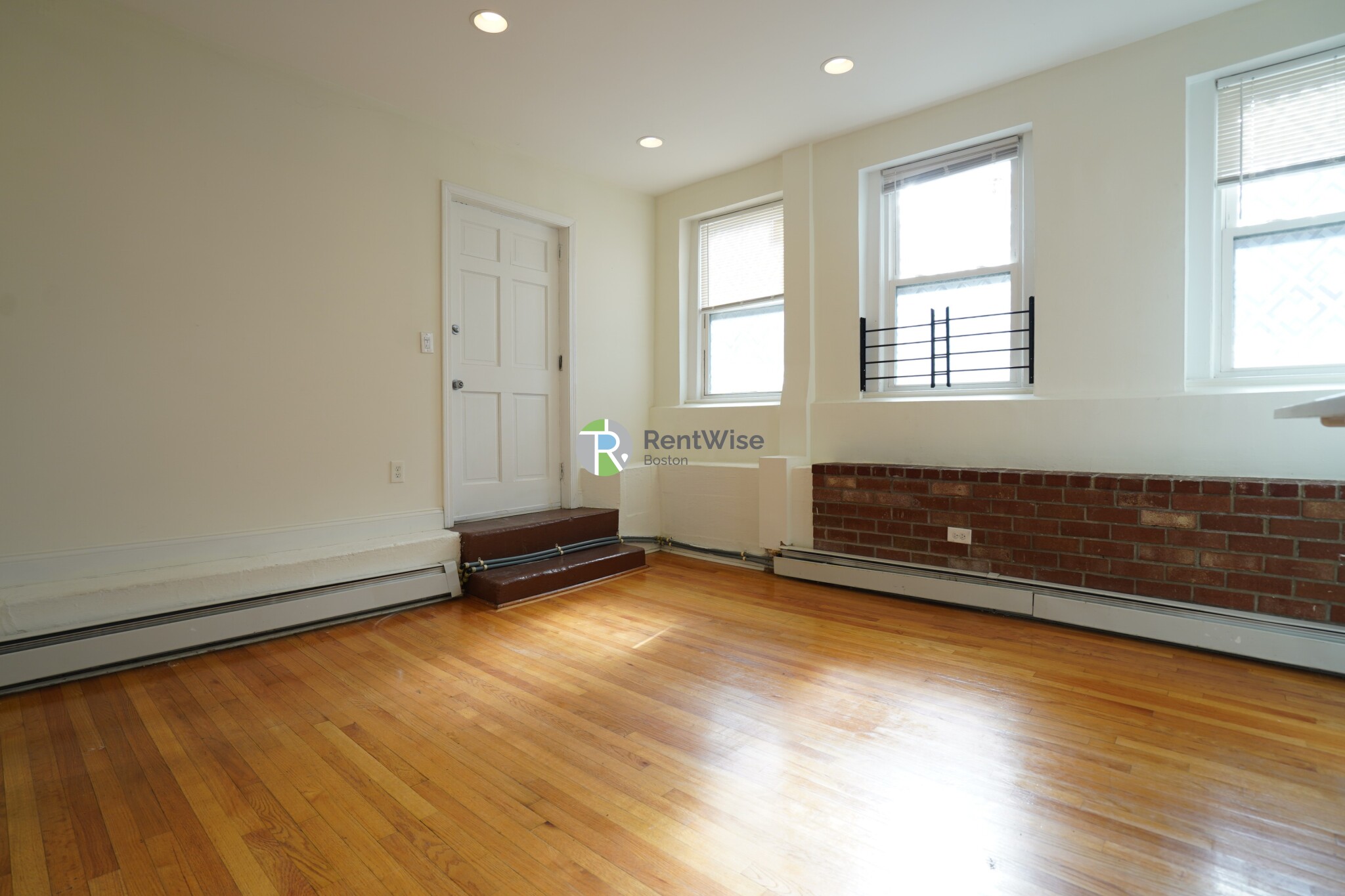 1322 Commonwealth Ave, Brighton