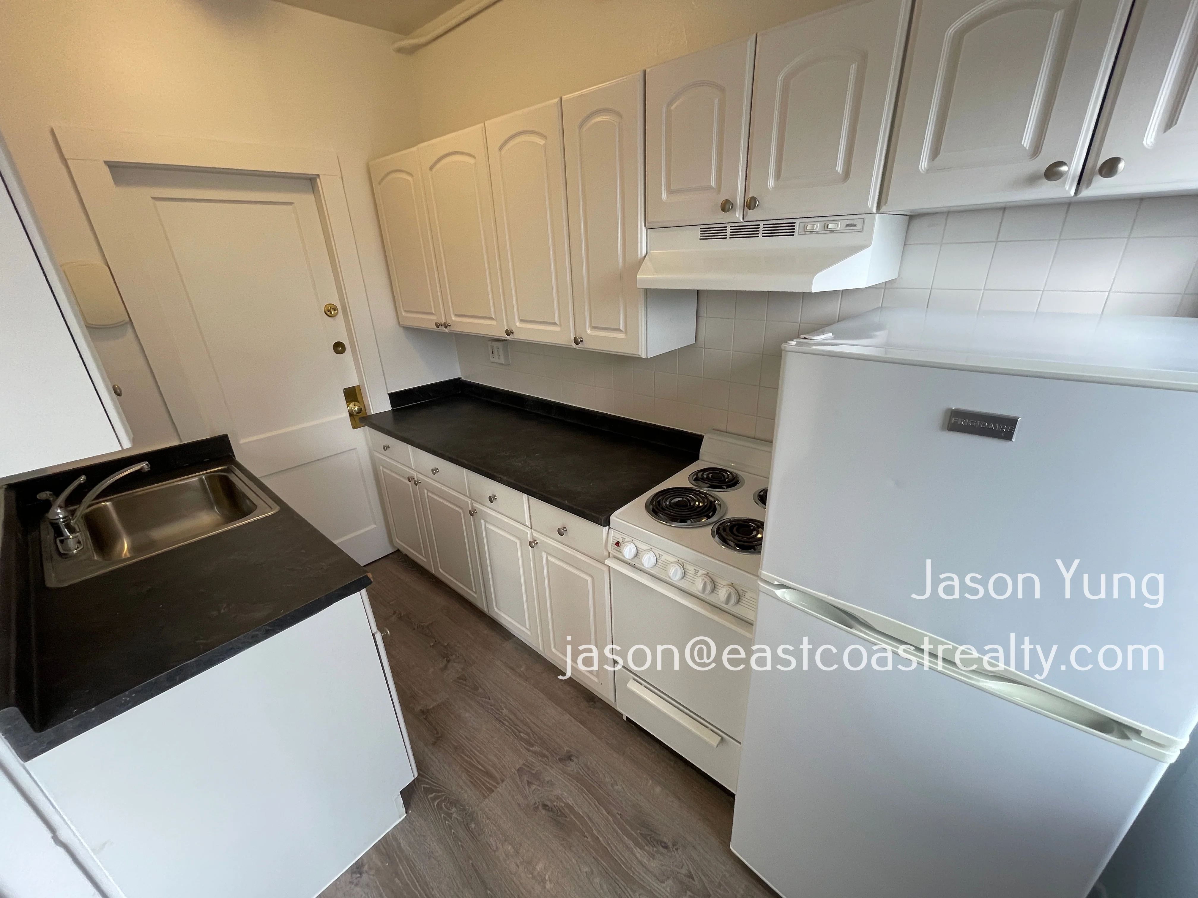 230 Walnut St, Newtonville