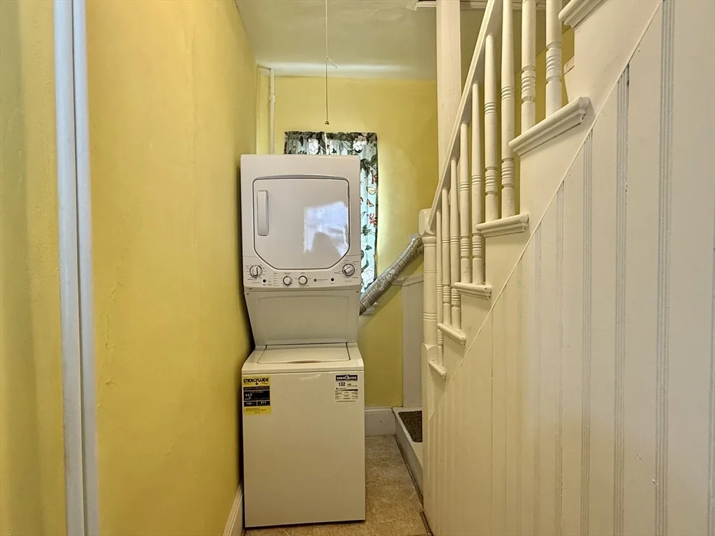 87 Glendower Rd, Roslindale