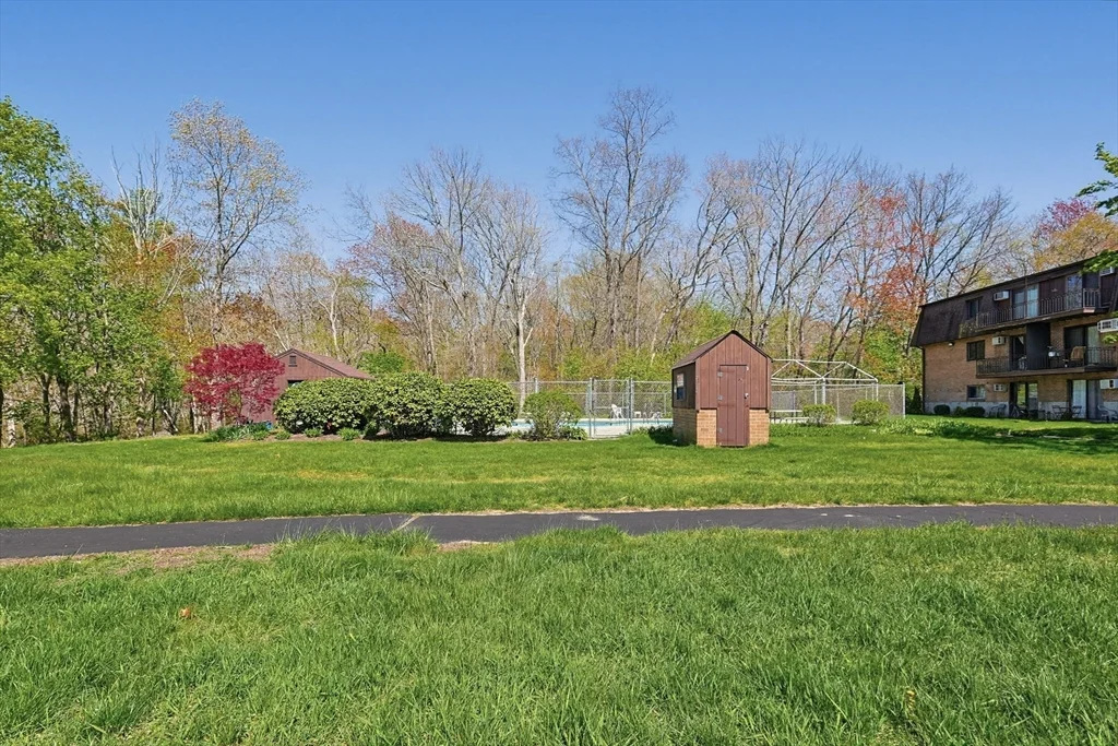 800 County, Taunton