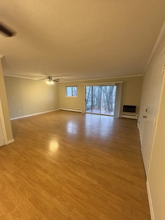 10 Longwood Dr, Andover