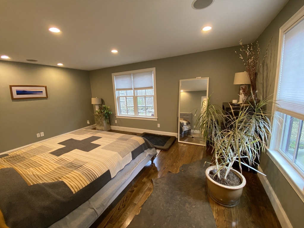 15 Oakdale, Jamaica Plain