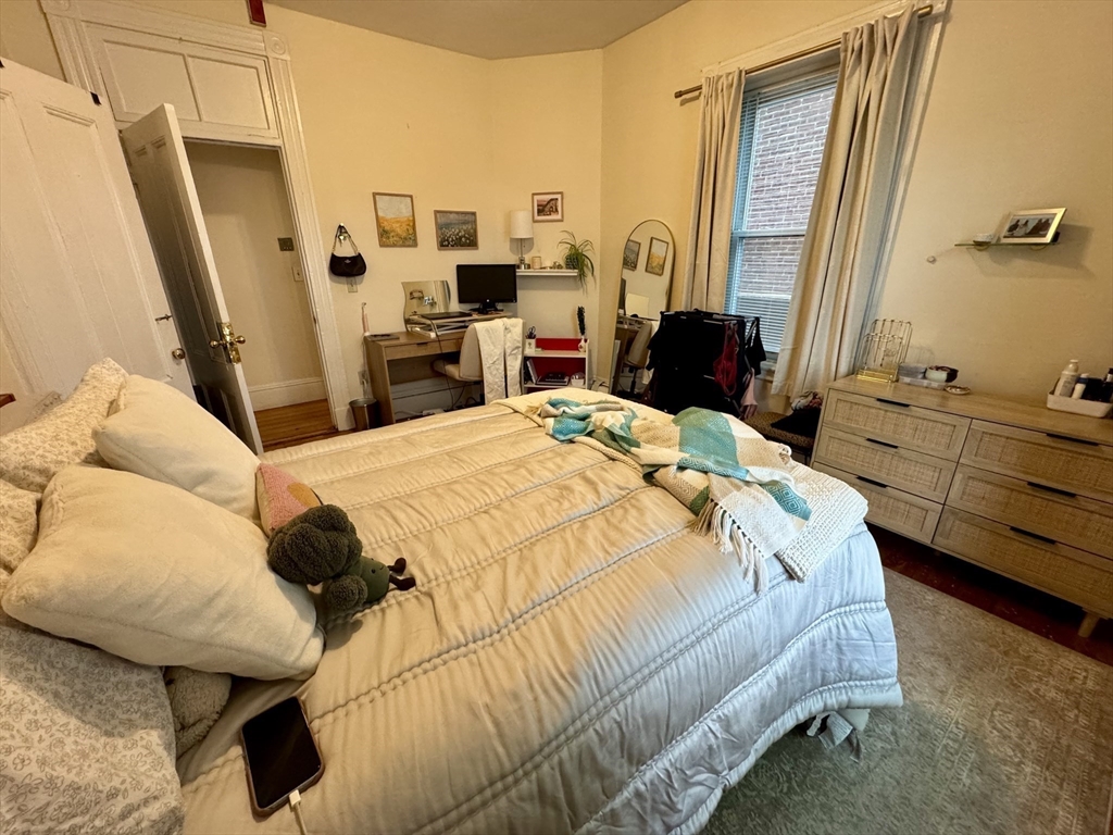 111 H St, South Boston