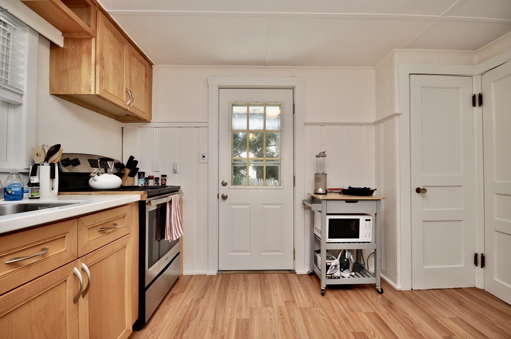 28 Cochituate Rd, Priscilla Beach