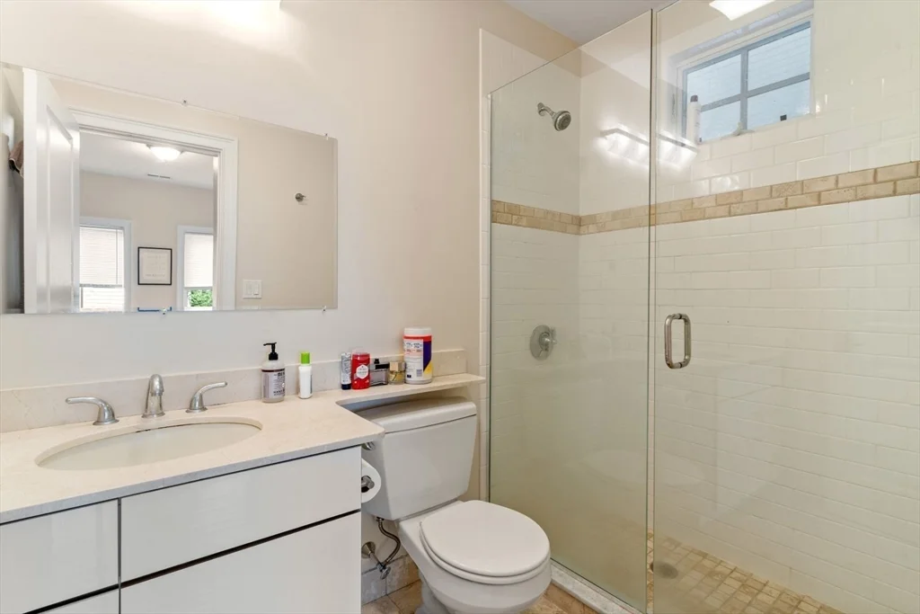 9 Sheridan, Neighborhood Nine