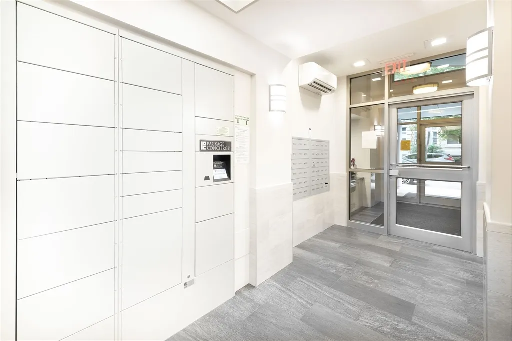 108 Peterborough St, Fenway