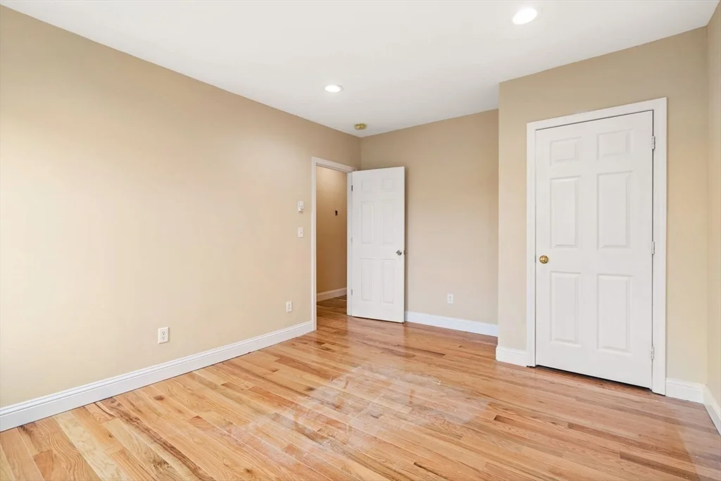 570 Washington St, Brighton