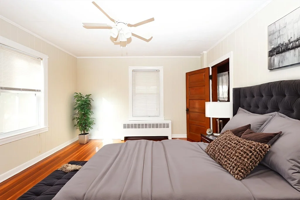 354 Pond St, Braintree