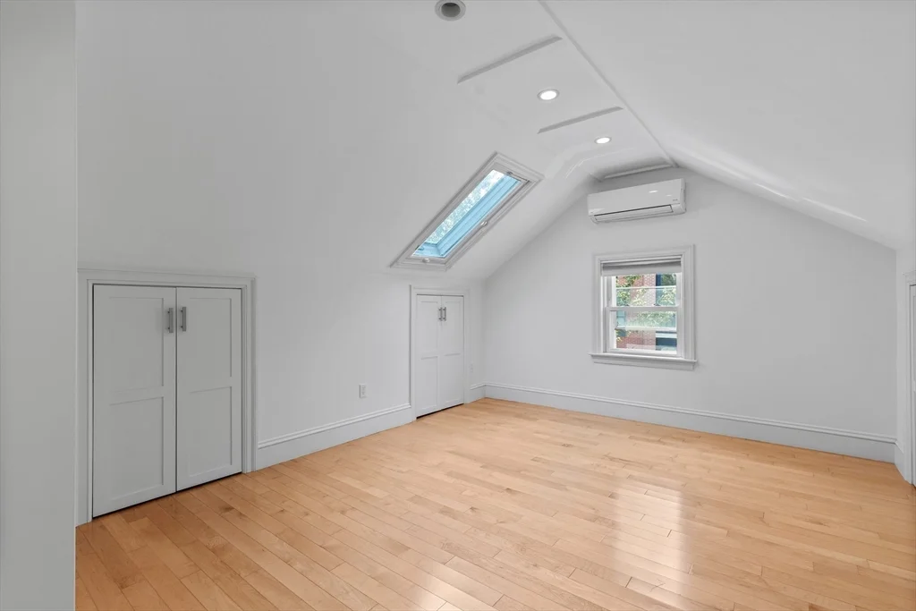 256 W 3rd St, South Boston