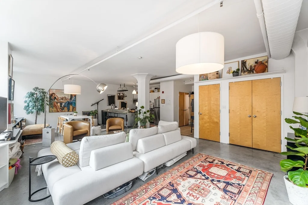 453 Washington St, Midtown