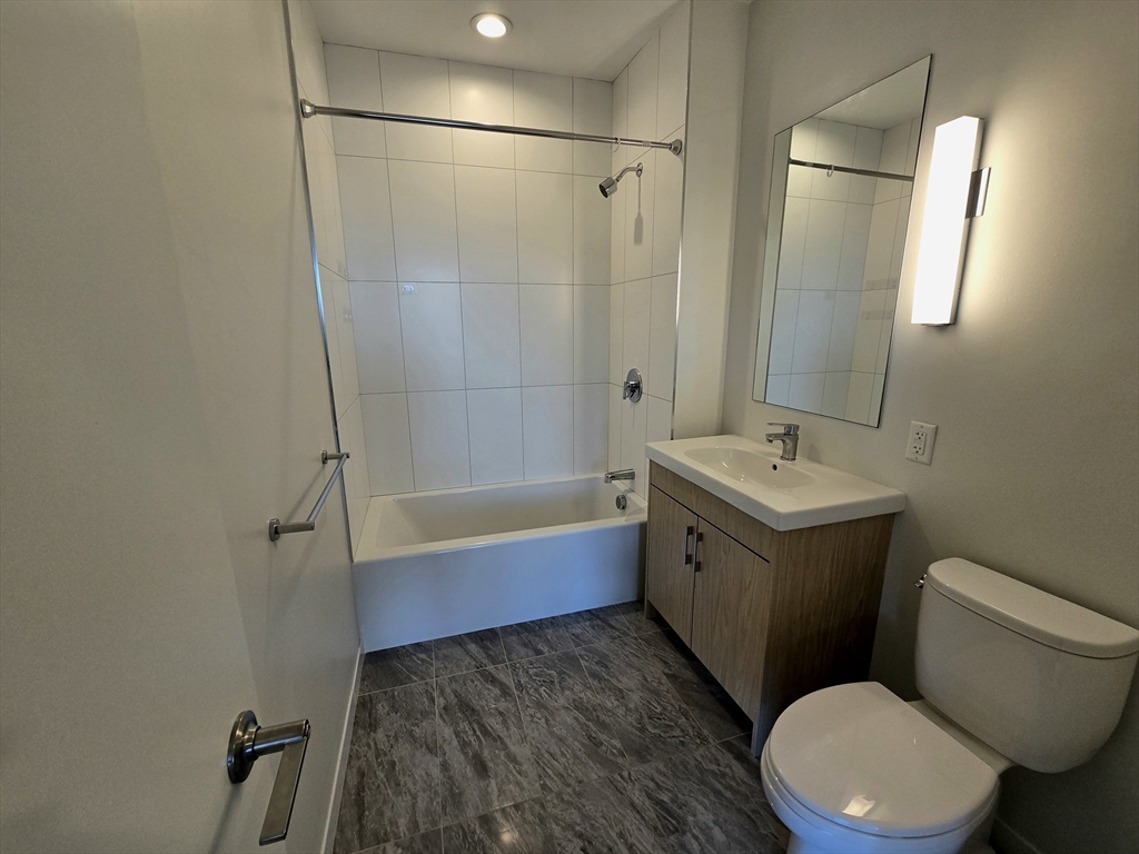 57 Quincy Shore Dr, Quincy