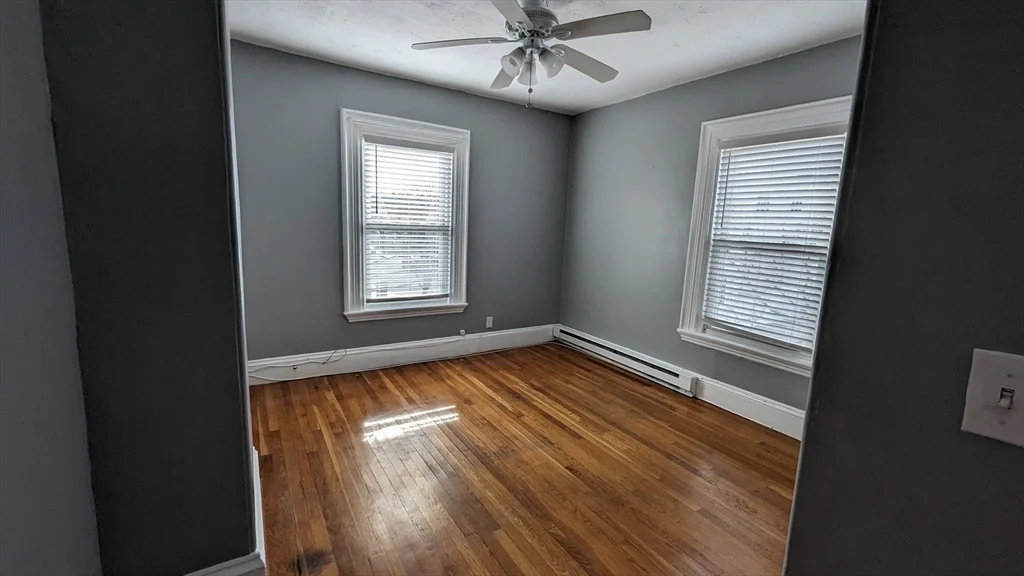 14 Wadsworth Ave, South Waltham