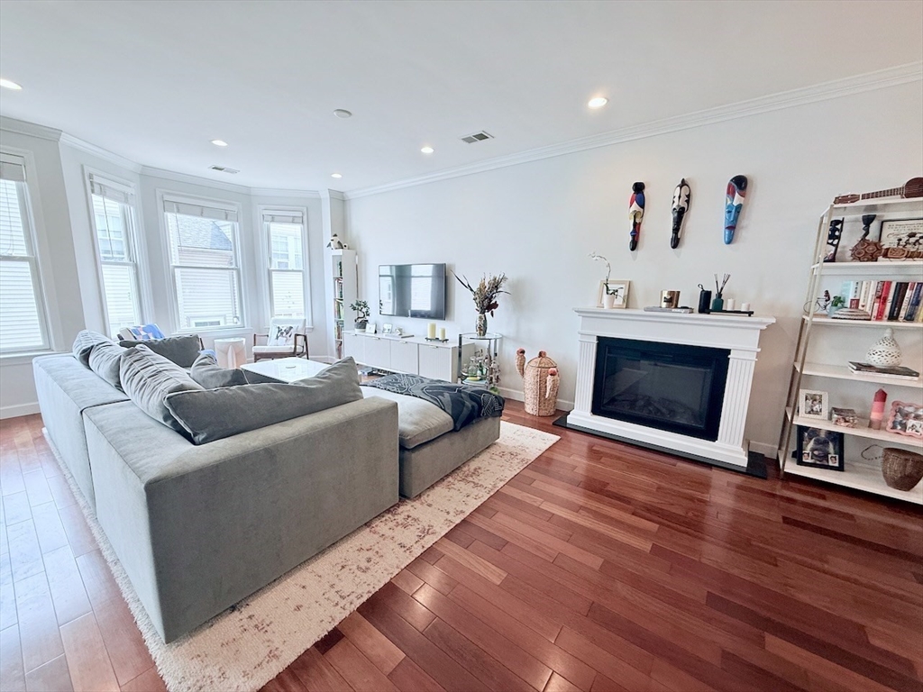 267 Bolton St, South Boston