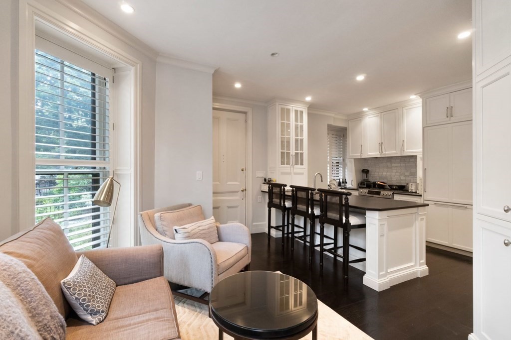 163 Marlborough St, Back Bay