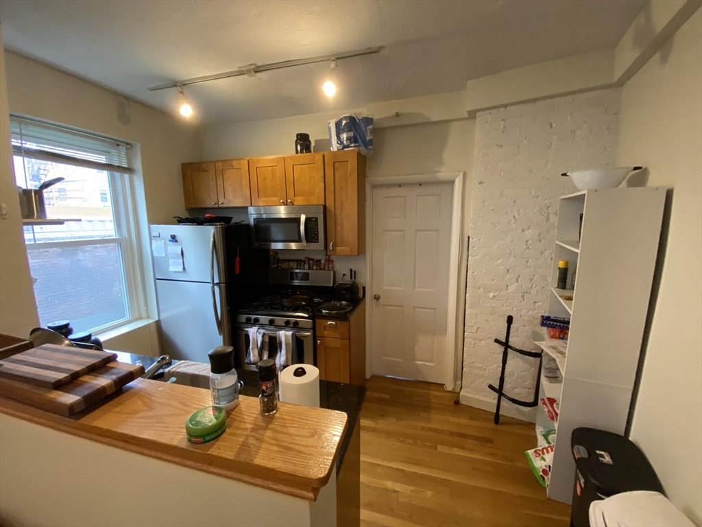 35 N Margin St, North End