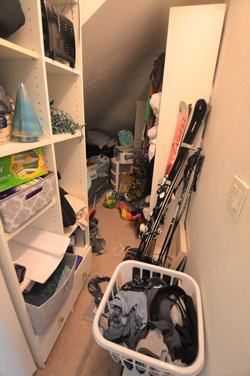 14 Breck Ave, Oak Square