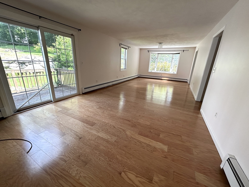 12 Homeward Ln, Natick