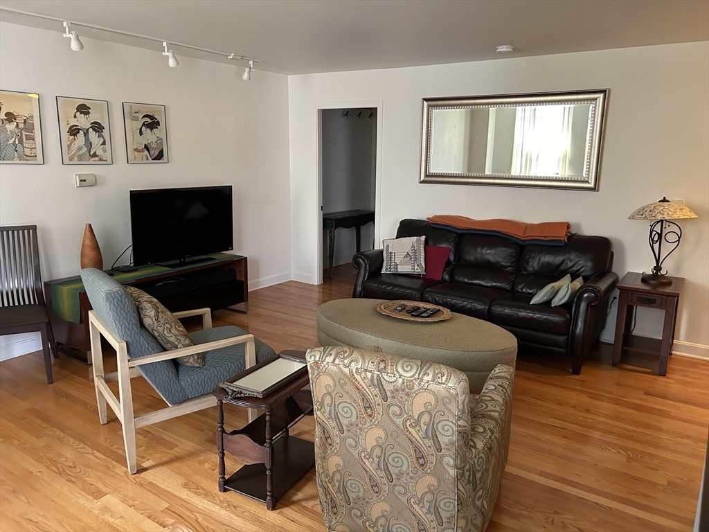 27 Bowdoin, Beacon Hill